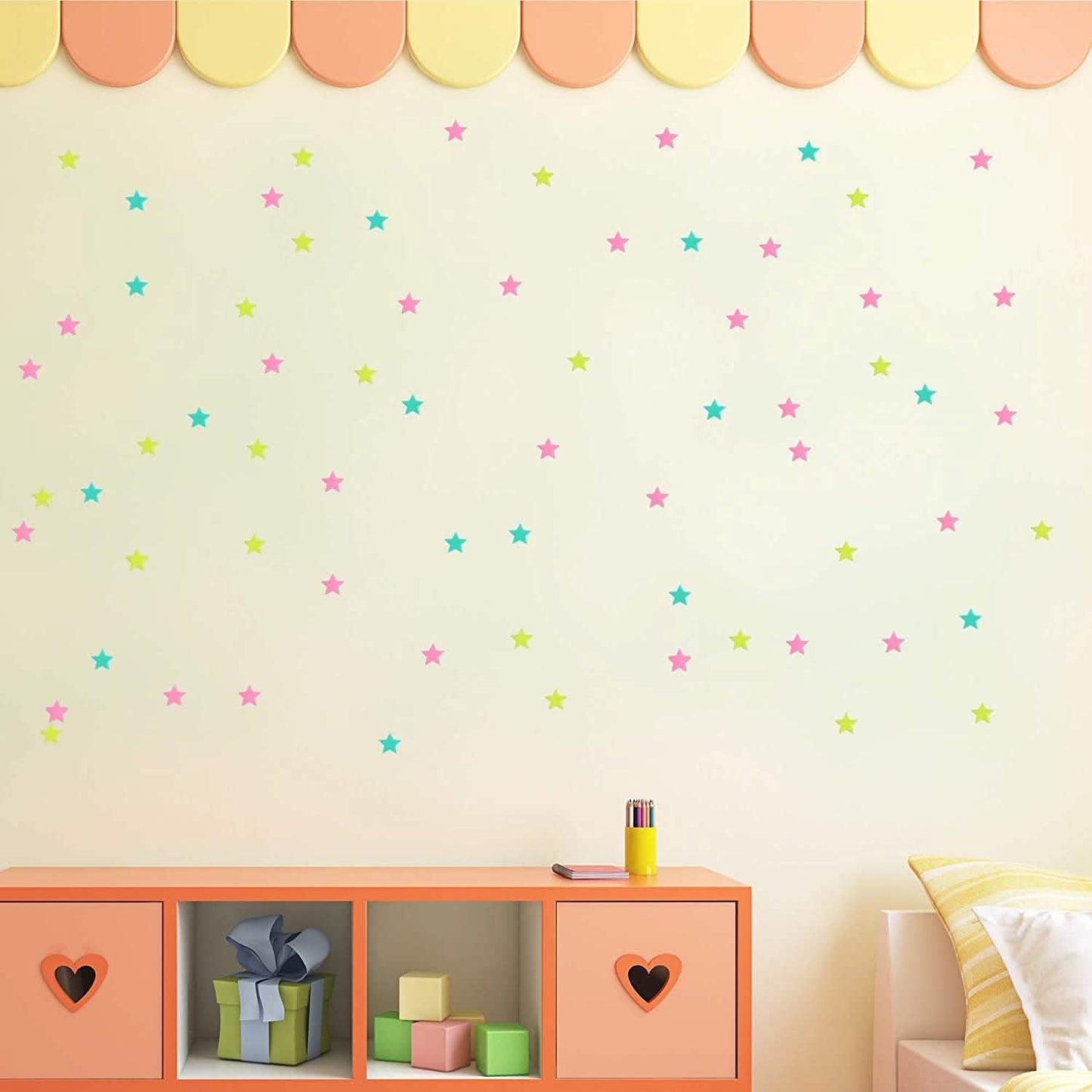 100-Pieces: Colorful Luminous Stars Plastic Wall Sticker