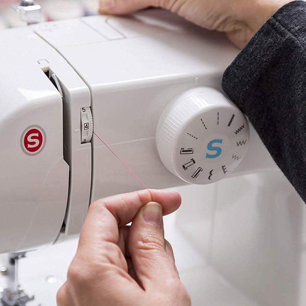 Singer Sewing Machine Start 1304 with 6 Built-In Stitches (Refurbished)